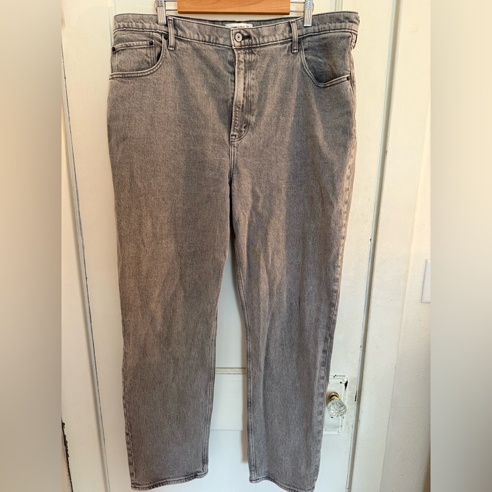 Abercrombie 90’s Straight Ultra High Rise Jeans, Gray Wash, 18 Long